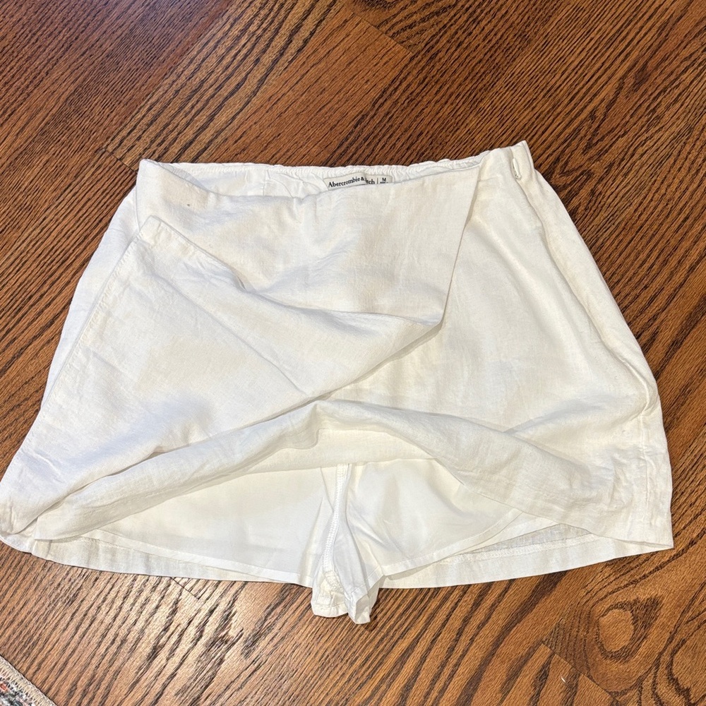 Abercrombie Linen White Mini Skort - Picture 3 of 3
